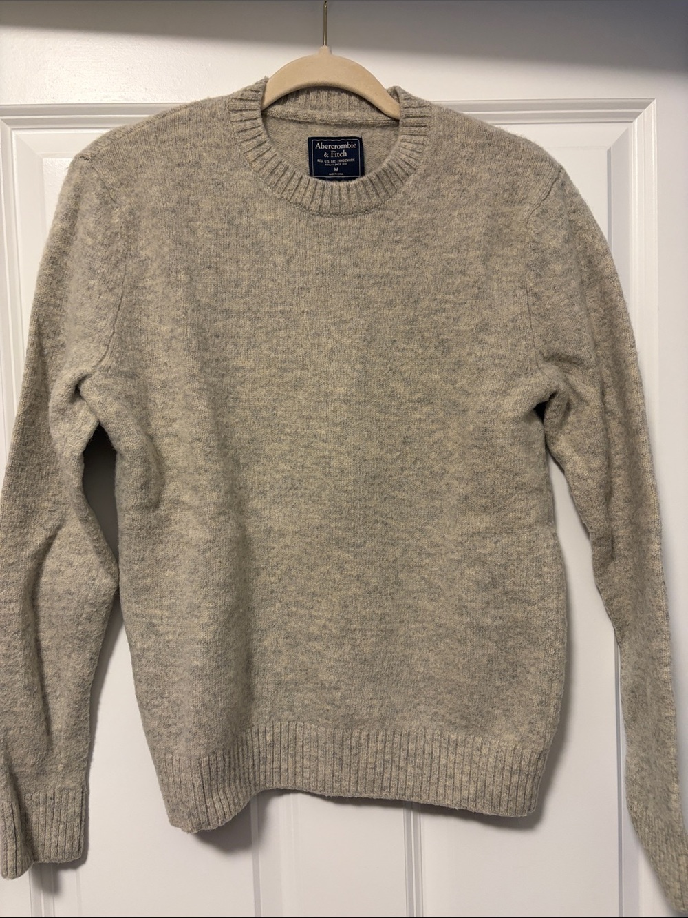 Abercrombie & Fitch 100% Wool Men's Cream Crewneck Sweater
